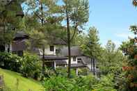 Lobby Gunung Geulis Cottages managed by Royal Tulip