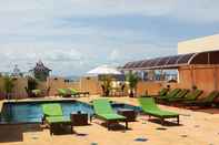 Swimming Pool Tara Court Hotel