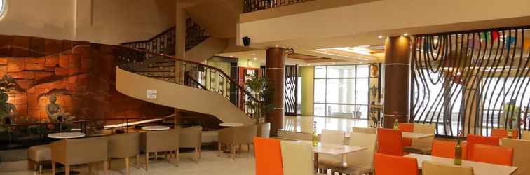 Lobi Circle Inn Hotel and Suites