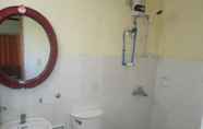 Toilet Kamar 5 La Oviedo Villas Resorts