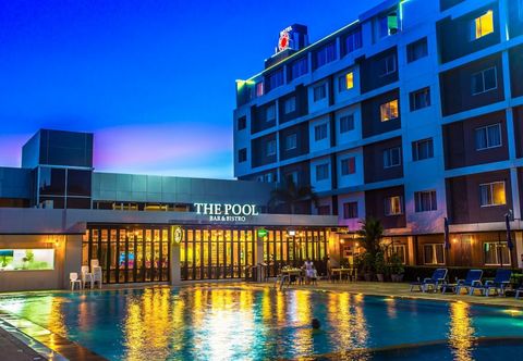 外部的 New Travel Lodge Hotel