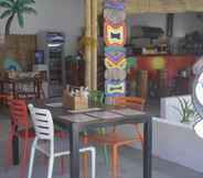 Restoran 6 Chill Out Hostel Boracay