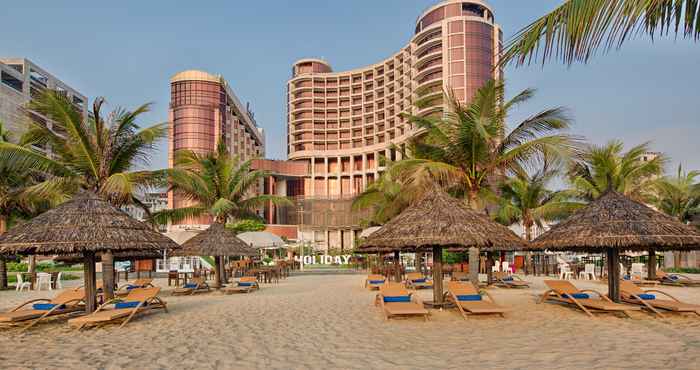 Bangunan Holiday Beach Hotel Danang