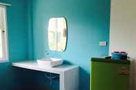 In-room Bathroom Blue Hip Apartment