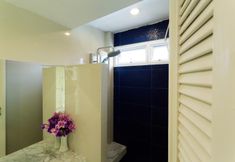 In-room Bathroom 4 Worawee Resort & Spa