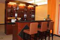 Bar, Kafe, dan Lounge One Averee Bay Hotel