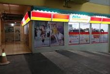 バー、カフェ、およびラウンジ Apartment The Suites Metro - Ananda Home