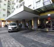 Lobby 2 Apartment The Suites Metro - Ananda Home