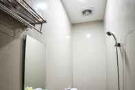 Toilet Kamar Sunrise Hotel Semarang