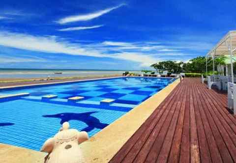 Kolam Renang Sea Sky Resort