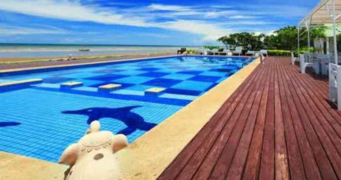 สระว่ายน้ำ Sea Sky Resort