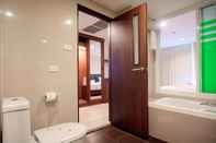 ห้องน้ำภายในห้อง The Kris Residence