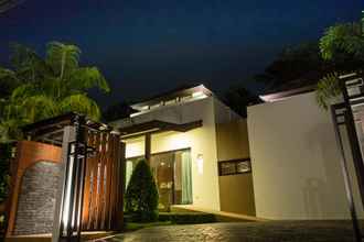 Exterior 4 Ozone Villa