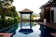 Swimming Pool Ozone Villa