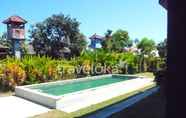 Kolam Renang 4 Bali Studio Apartment