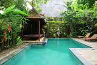 Kolam Renang Pering Bungalow