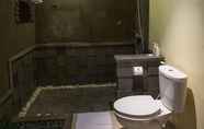 Toilet Kamar 6 Cottage Wisata Paiton