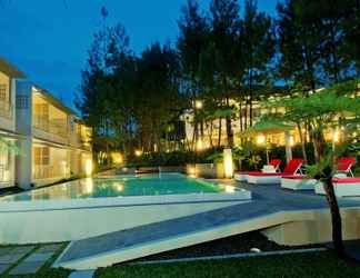 Swimming Pool 2 Bumi Bandhawa Hotel