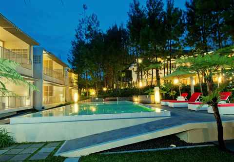 Swimming Pool Bumi Bandhawa Hotel
