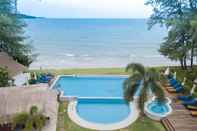 Kolam Renang Twin Bay Resort
