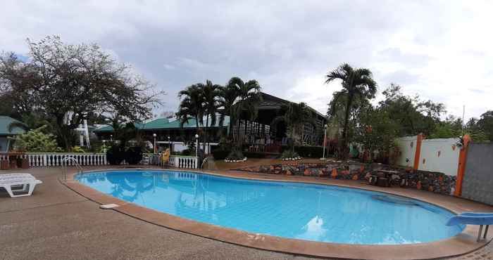 Swimming Pool Hillside Resort Palawan