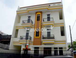 Exterior 2 Comfortable Room in Kelapa Gading (KEJ)