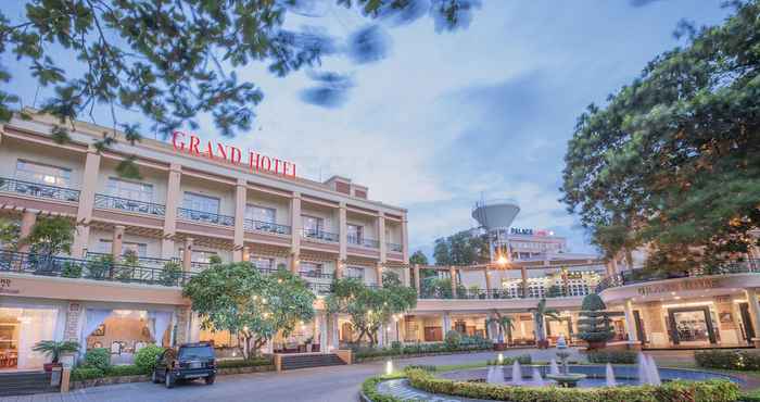 Bên ngoài Grand Hotel Vung Tau