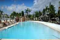 Swimming Pool Green County Farm and Resort