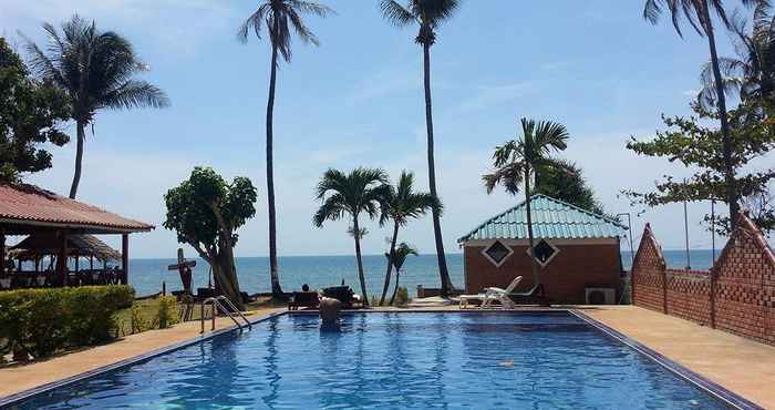 Swimming Pool Lanta Dareen Resort