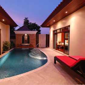 เลส ปาลมาเรส วิลล่า 1, โรงแรม & ที่พัก ภูเก็ต