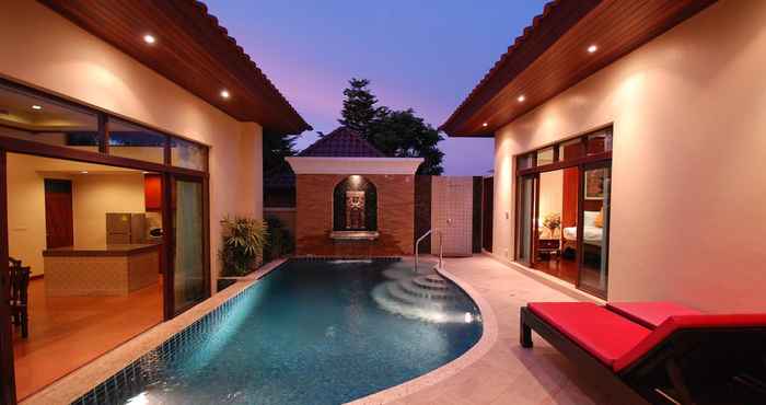 Kolam Renang Les Palmares Villas