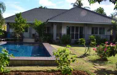 Swimming Pool 2 Baanaroka Sea View Resort