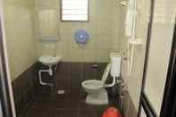 Toilet Kamar UK Farm Agro Resort