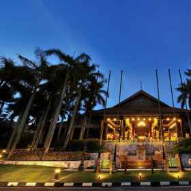 Exterior / Building 1 Pulai Springs Resort, Hotel Restoran padang bundo kanduang