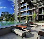 Kolam Renang 4 Balcony Seaside Sriracha Hotel & Serviced Apartments