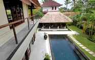 Swimming Pool 2 Sayang Estate