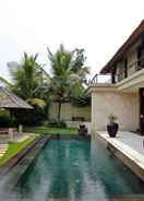 SWIMMING_POOL Sayang Estate