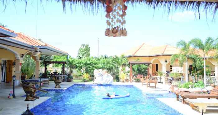 Kolam Renang Stella Resort