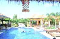Kolam Renang Stella Resort