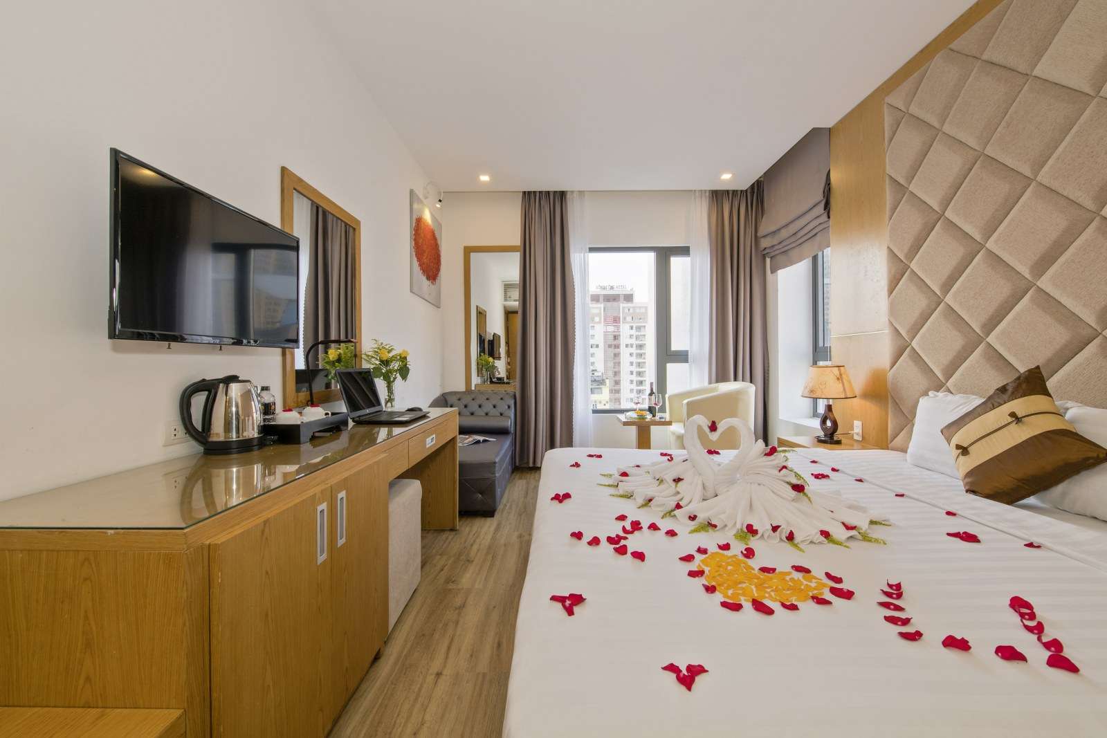 Helios Boutique Hotel & Spa - Khách sạn 4 sao Đà Nẵng gần biển Mỹ Khê