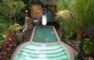 Kolam Renang 4 818 Lodging House