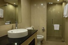 客房内浴室 Grand Business Inn