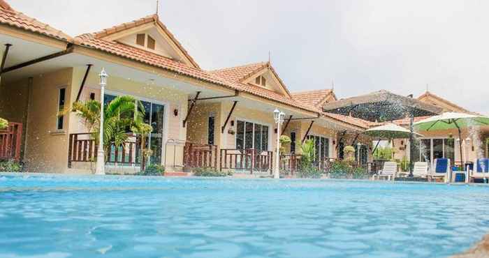 Swimming Pool Charm Resort Cha-am