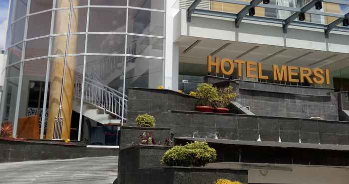 Bên ngoài Mersi Hotel Bukittinggi