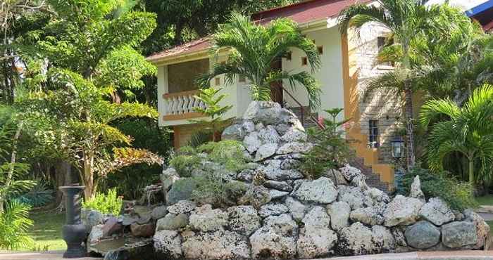 Swimming Pool Alonaland Resort 