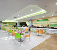 Restoran 7 favehotel Olo Padang