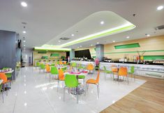 Restaurant 7 favehotel Olo Padang