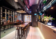 Bar, Cafe and Lounge 6 CUBE Boutique Capsule Hotel @ Chinatown