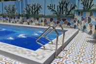 Swimming Pool Dineros Hometel