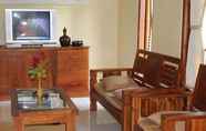 Bên ngoài 3 Tegal Jero Homestay